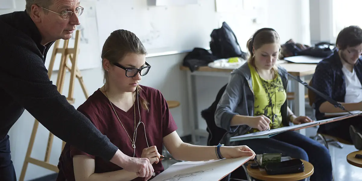  Fachbereich Gestaltung, Übung analoges Zeichnen im Studiengang Kommunikationsdesig